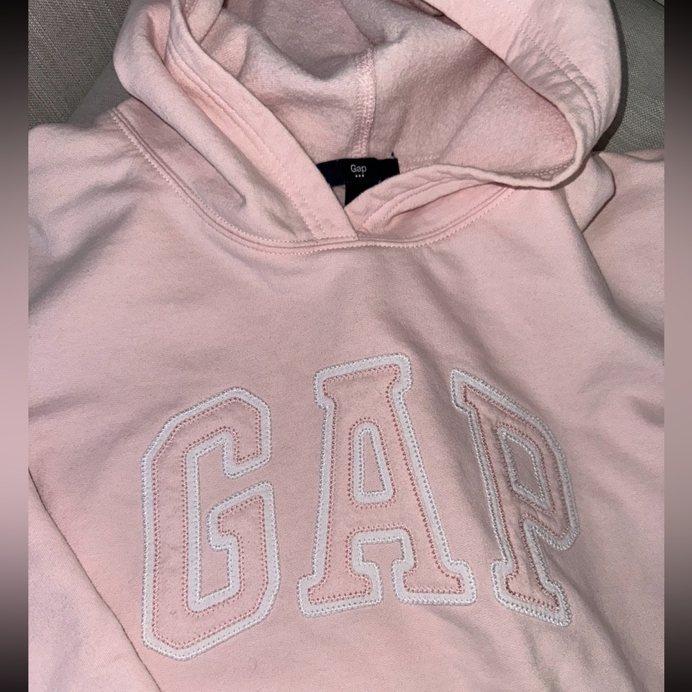 gap light pink hoodie